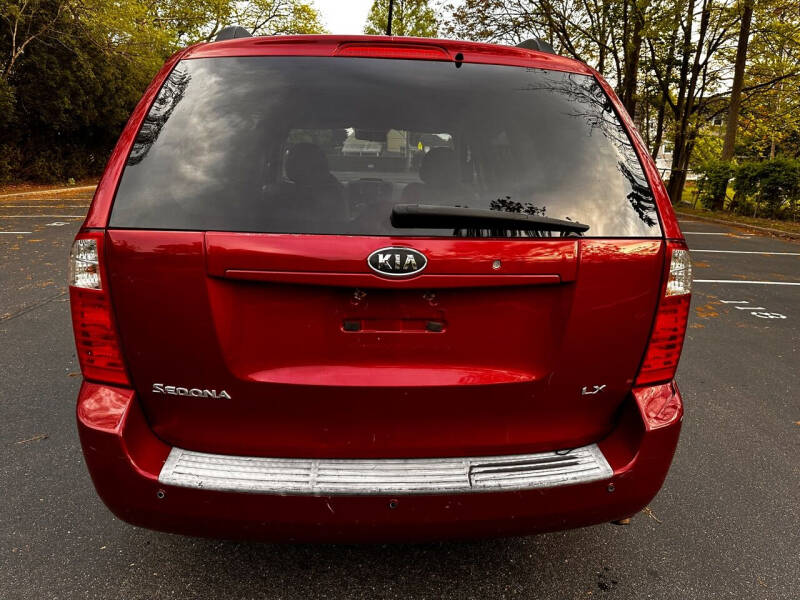 2009 Kia Sedona LX