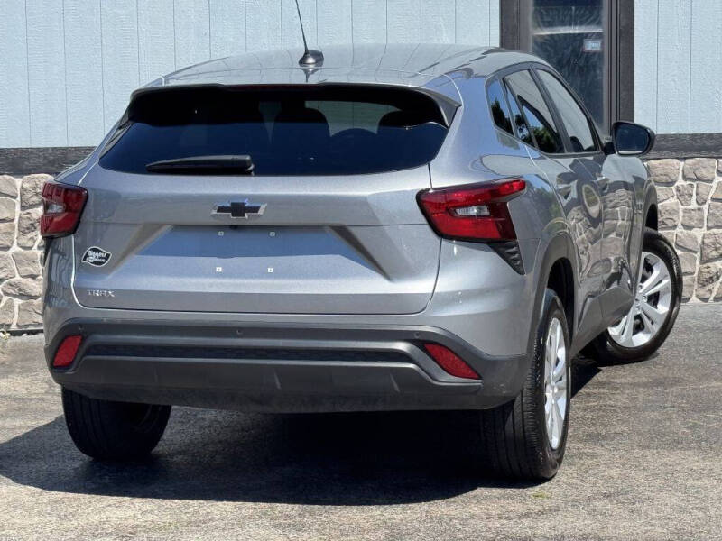 2025 Chevrolet Trax LS