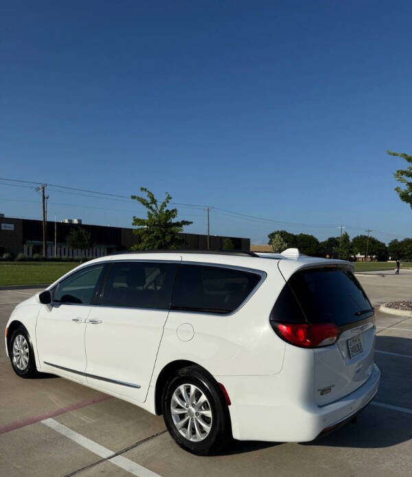 2017 Chrysler Pacifica Touring-L