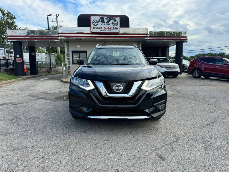 2017 Nissan Rogue SV photo 2