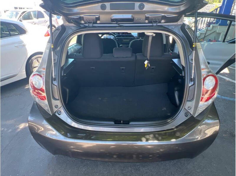 2014 Toyota Prius c