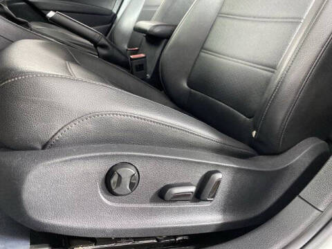 2017 Volkswagen Passat 1.8T R-Line