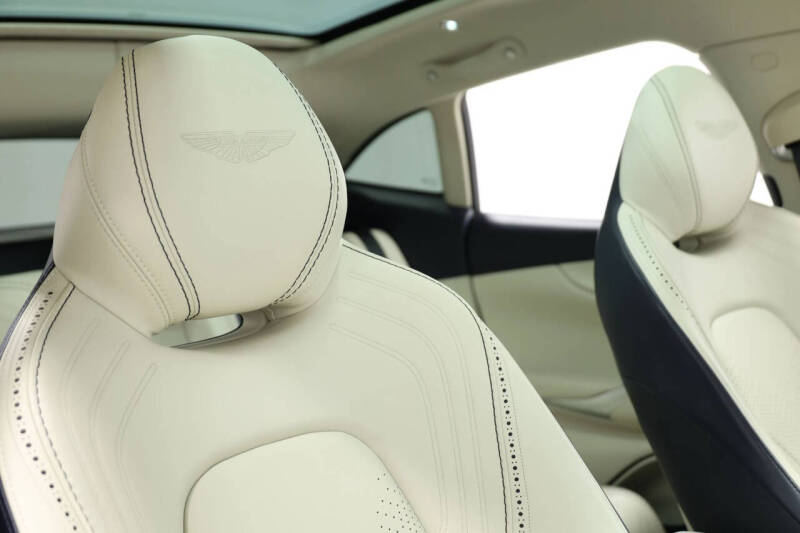 2021 Aston Martin DBX