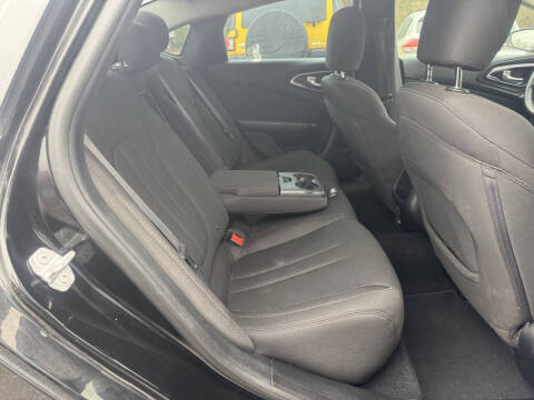 2016 Chrysler 200 Limited