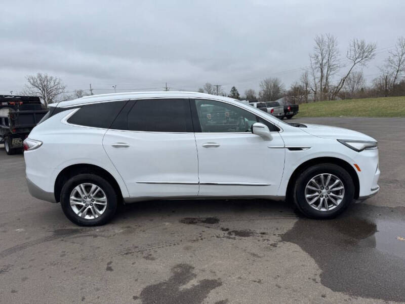 2022 Buick Enclave Essence