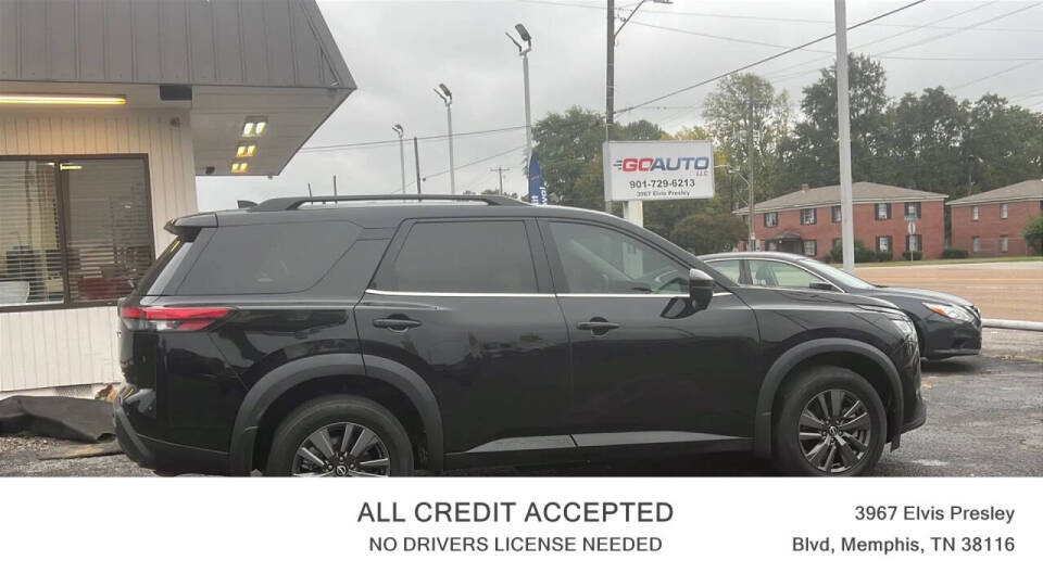 2022 Nissan Pathfinder SV's photo