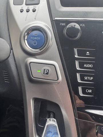 2016 Toyota Prius v Two