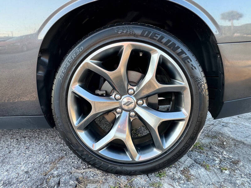 2017 Dodge Challenger SXT Plus