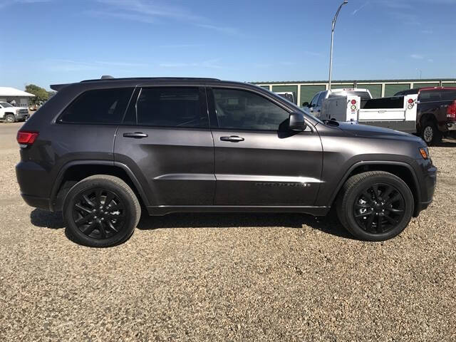 2021 Jeep Grand Cherokee Laredo X's photo