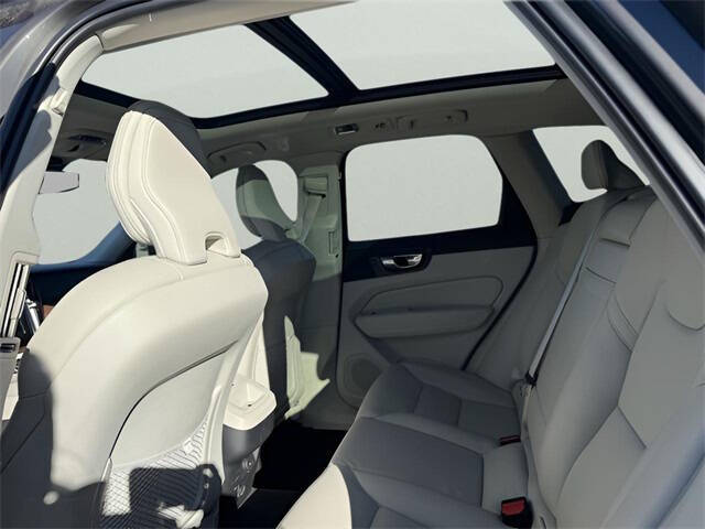 2021 Volvo XC60 T5 Momentum