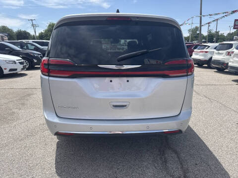 2023 Chrysler Pacifica Touring