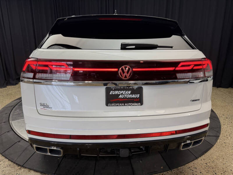 2024 Volkswagen Atlas Cross Sport SEL R-Line 4Motion