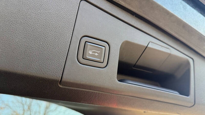 2021 Cadillac XT4 Premium Luxury