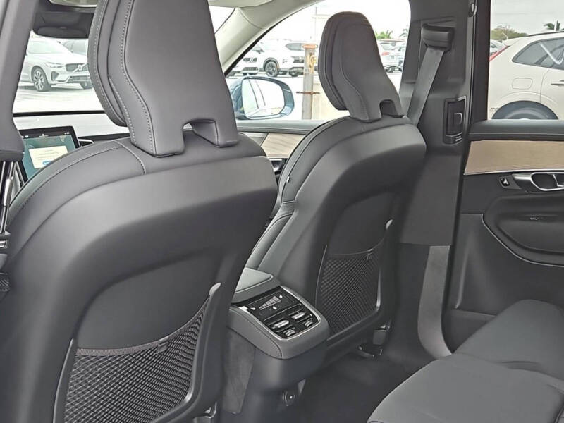 2025 Volvo XC90 B6 Plus Bright Theme 7P