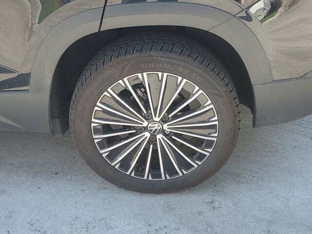 2025 Volkswagen Taos SE