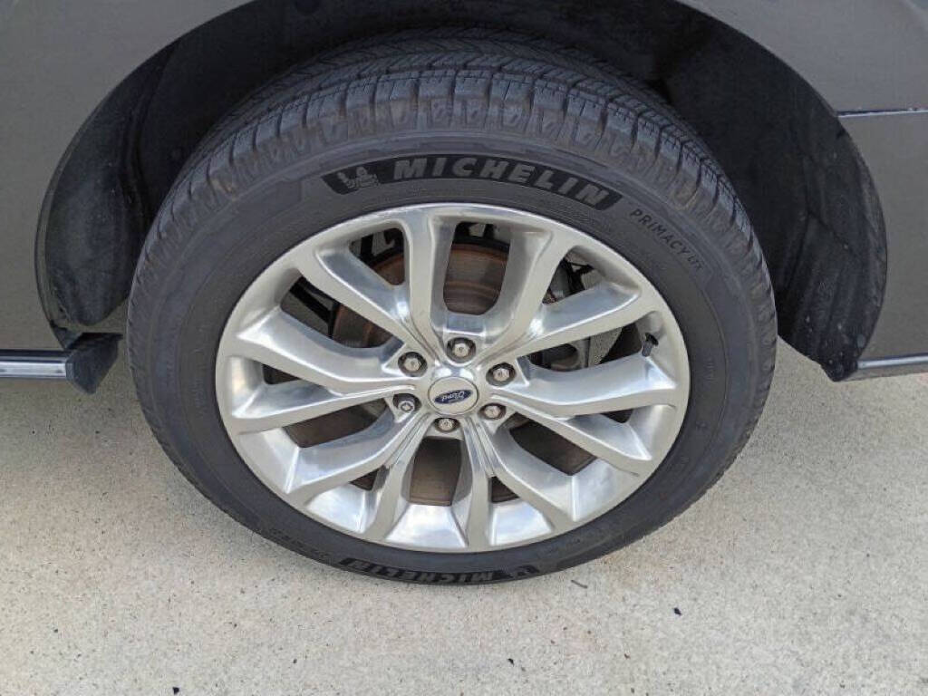 Gray 2019 Ford Expedition Platinum 4x2 Platinum 4dr SUV 26