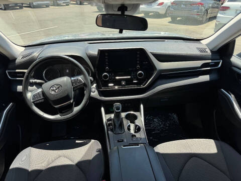 2021 Toyota Highlander LE
