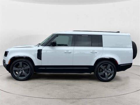 2024 Land Rover Defender 130 P400 Outbound