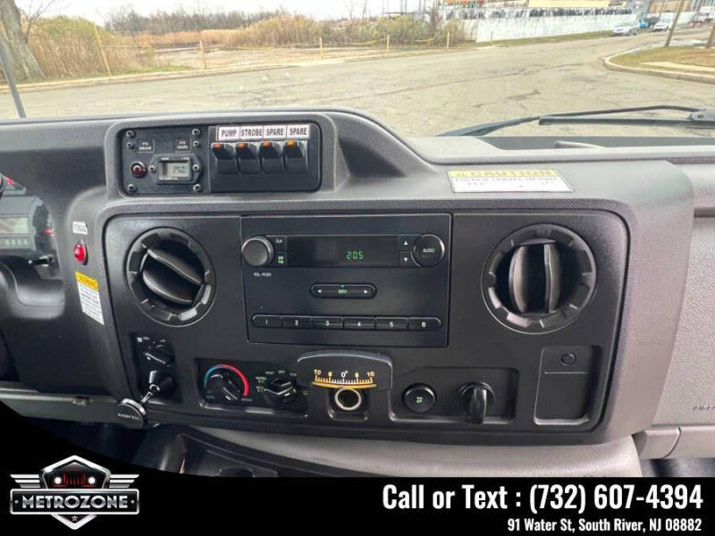 2011 Ford E-Series E-350 SD