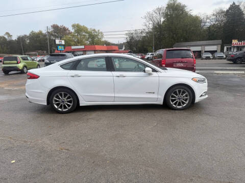 2017 Ford Fusion Hybrid SE