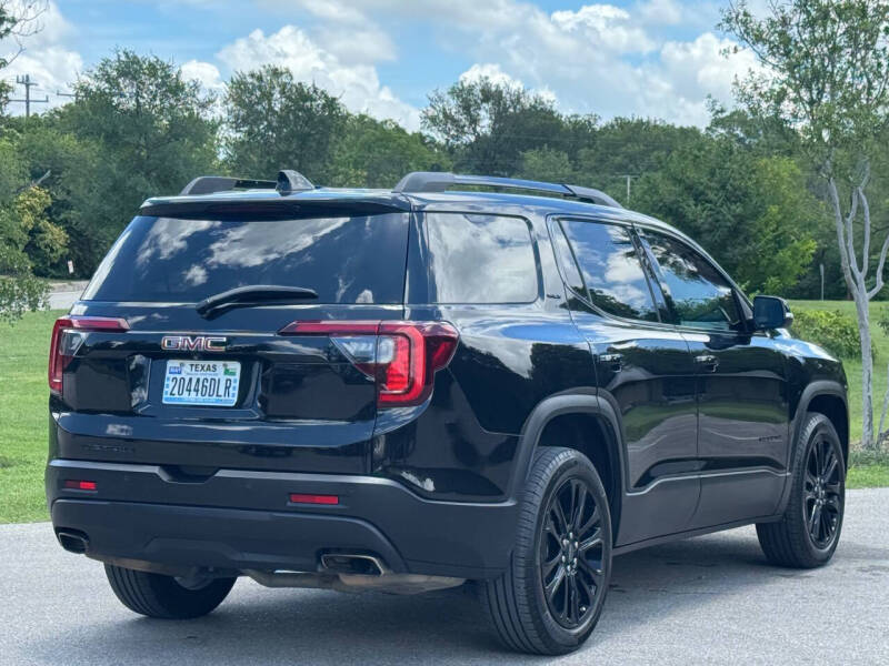 2022 GMC Acadia SLT