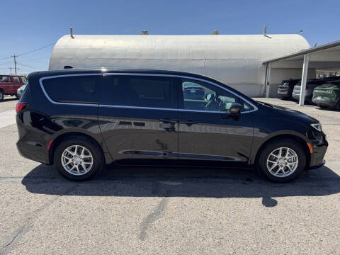 2025 Chrysler Pacifica Select