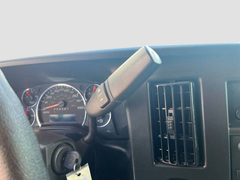 2025 Chevrolet Express 2500