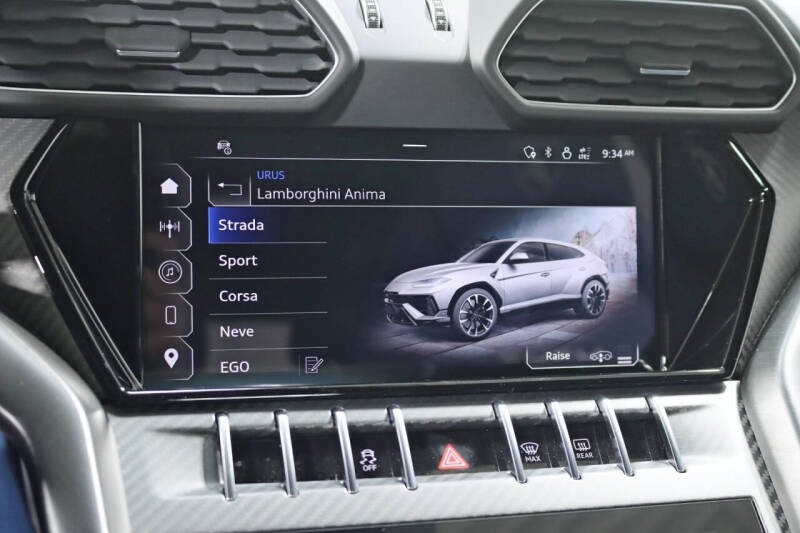 2024 Lamborghini Urus S