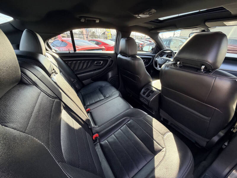 2016 Ford Taurus SHO