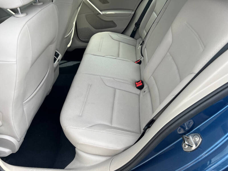 2015 Volkswagen Golf TSI SE
