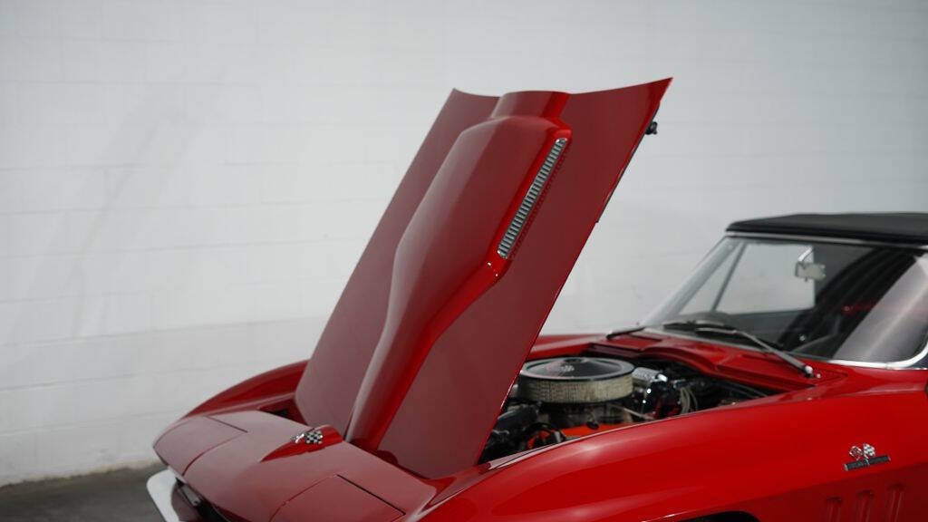 1965 Chevrolet Corvette 20
