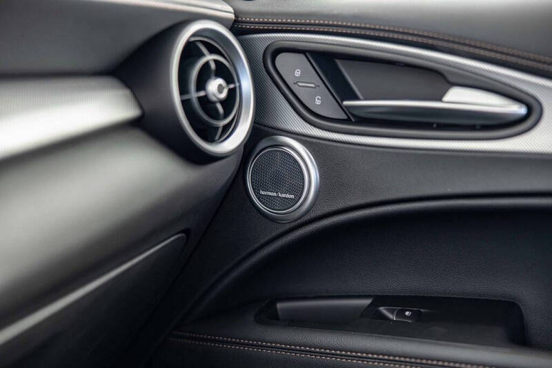 2025 Alfa Romeo Stelvio