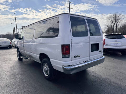 2006 Ford E-Series E-350 SD XLT
