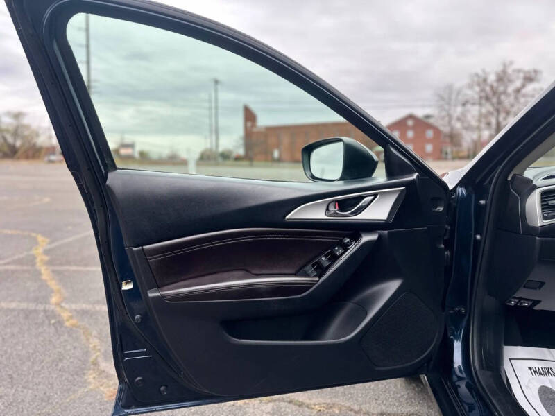 2018 Mazda MAZDA3 Touring