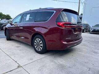 2021 CHRYSLER Pacifica Minivan - $25,897