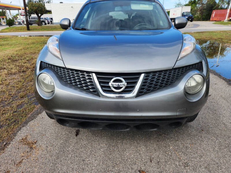 2013 Nissan JUKE SV photo 2