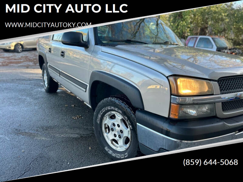 2005 Chevrolet Avalanche for sale at MID CITY AUTO LLC in Winchester KY