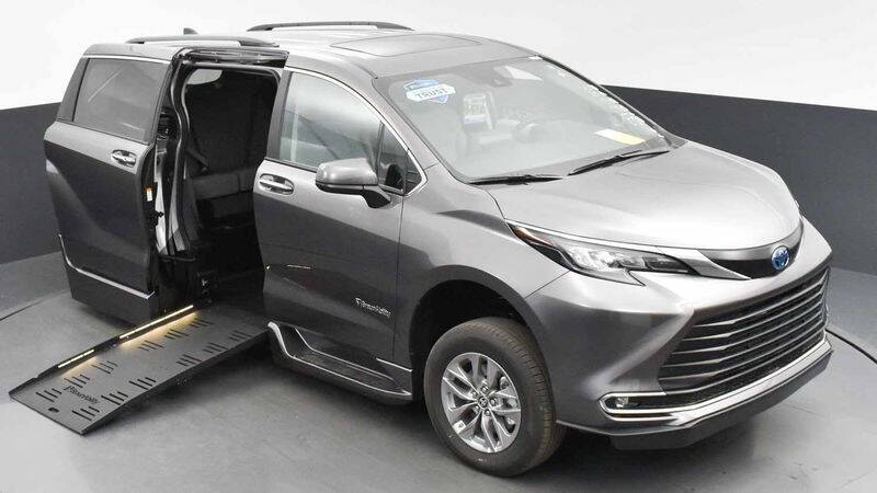 2024 Toyota Sienna XLE 7-Passenger