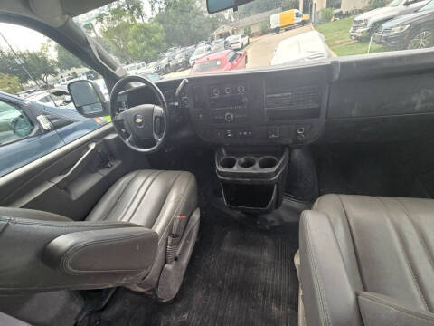 2023 Chevrolet Express 2500