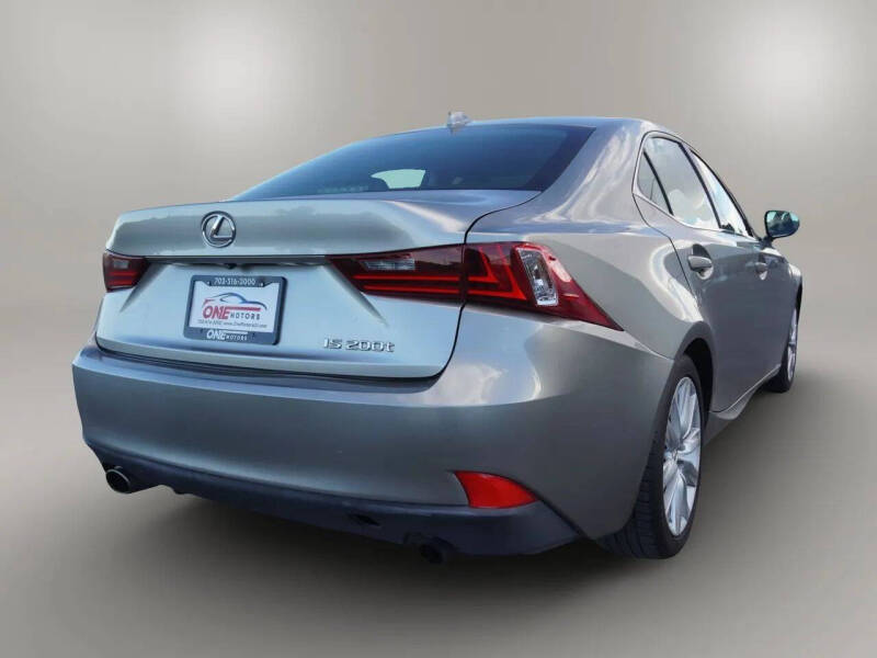 2016 Lexus IS 200t