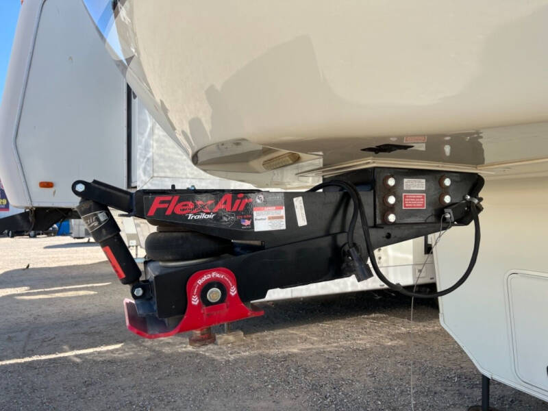 2018 Thor Motor Coach Redwood