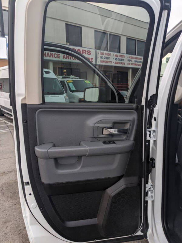 2024 RAM 1500 Classic SLT