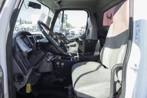 2016 Freightliner M2 106
