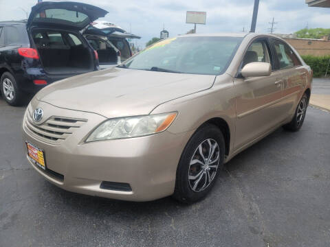 2009 Toyota Camry for sale at RON'S AUTO SALES INC in Cicero IL