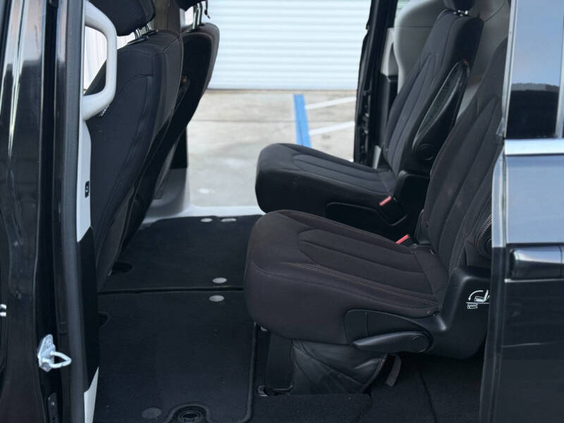 2017 Chrysler Pacifica Touring