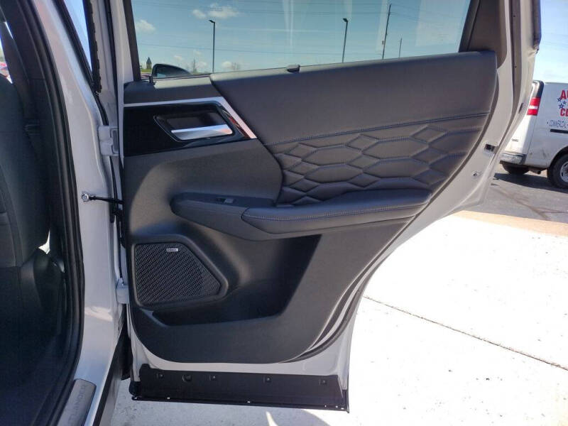2026 Mitsubishi Outlander SEL