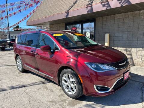 2018 Chrysler Pacifica for sale at West College Auto Sales in Menasha WI