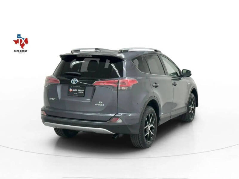 2017 Toyota RAV4 Hybrid SE