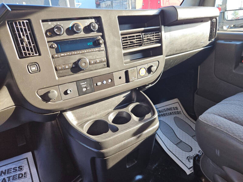 2017 GMC Savana 3500