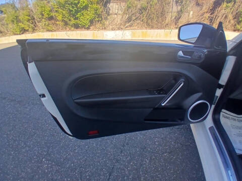 2014 Volkswagen Beetle Convertible R-Line PZEV